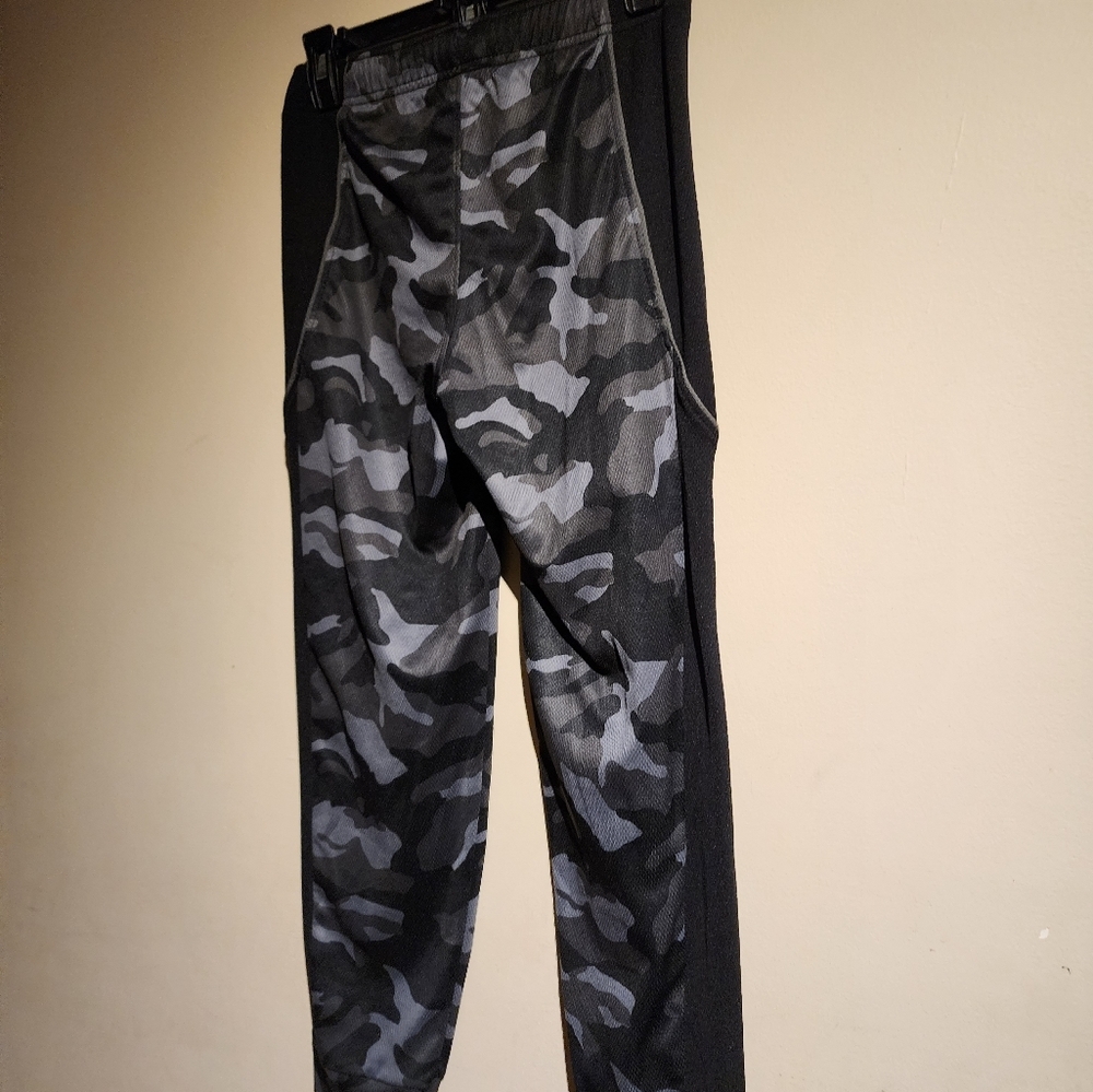 NWOT Boys  Camouflage Sweat pants - Picture 6 of 7